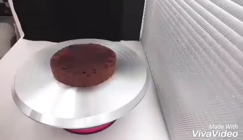 اینم قسمتهایی از مراحل کیک استوانه ای امیدوارم پاپیون جان تاییدکنه