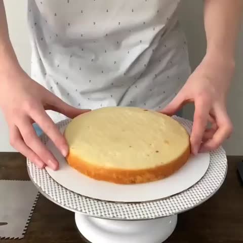 تزیین بسیار زیبای کیک