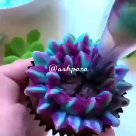 تزئین با خامه دو رنگ