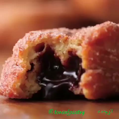 دونات با شکلات چیپسی