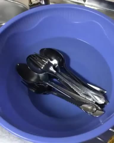 تمیز کردن قاشق وچنگال