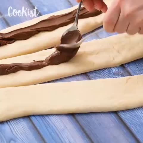 نون بریوش شکلاتی