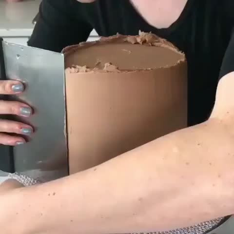 دیزاین کیک شکلاتی