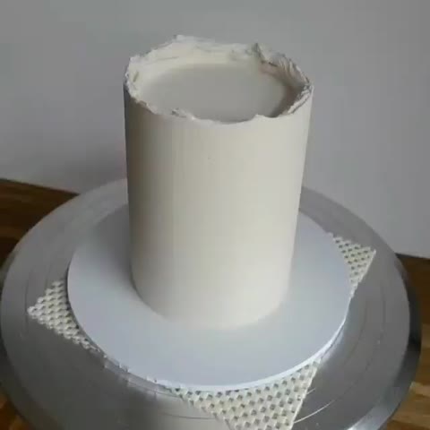 دیزاین کیک صورتی