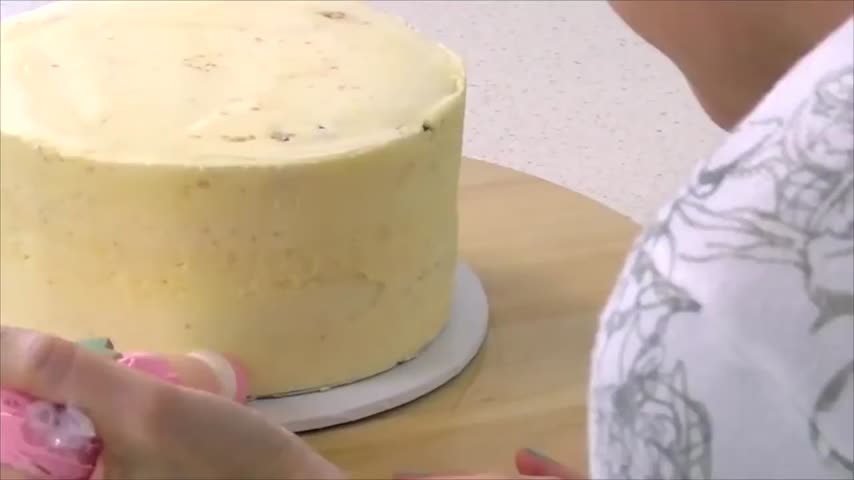 کیک گلبرگ رنگین کمون♥️♥️