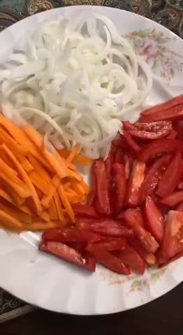 نودل مرغ و سبزیجات