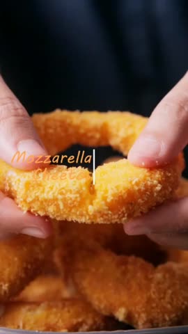 پیاز حلقه ای با پنیر موزارلا