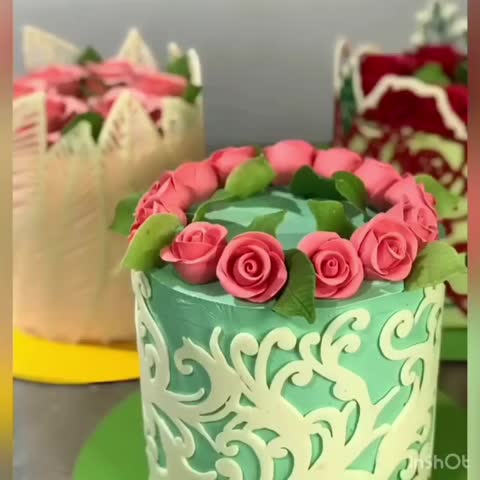 دیزاین کیک با شکلات و طلق