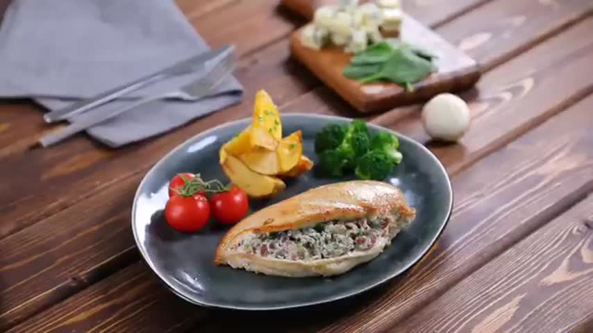 مرغ پنیری با سس قارچ