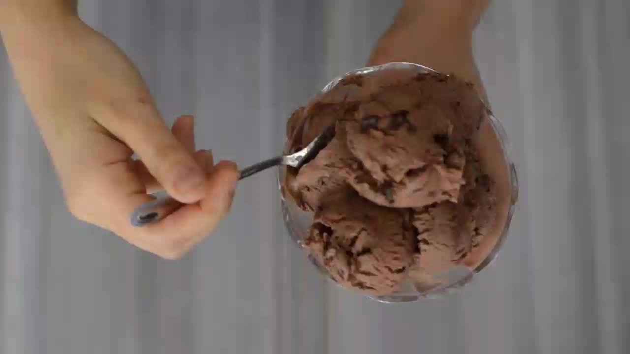 بستنی شکلاتی فوق العاده با فرمول کارخونه (پارت اول)