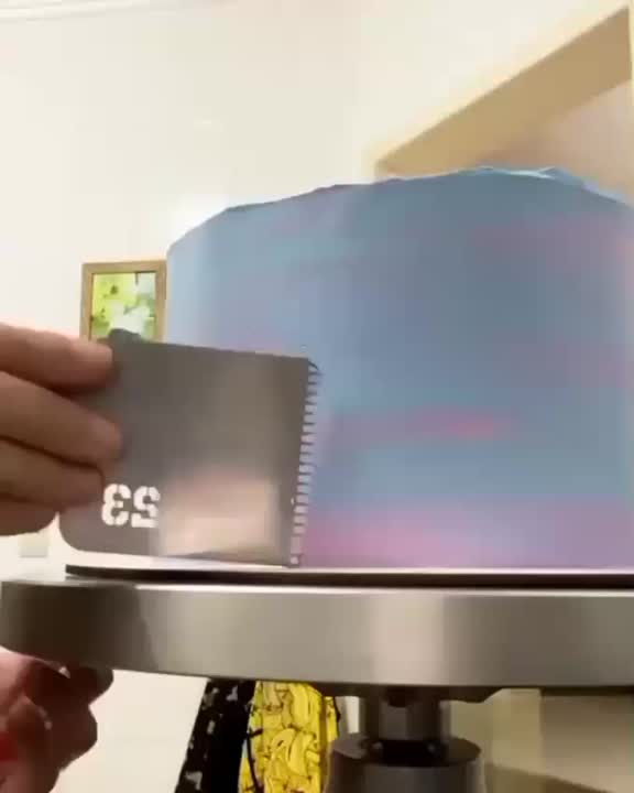 تزیین کیک خامه ای