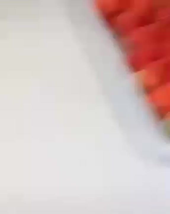 کیک توت فرنگی