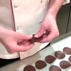 کلیپ اموزش درست کردن گل با فوندانت