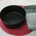 گذاشتن کاغذ روغنی در قالب