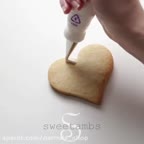 تزیین بیسکوییت با رویال ایسینگ