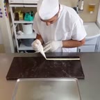 تزئین کیک با شکلات