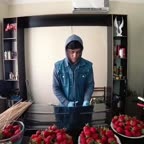 دسته گل توت فرنگی