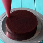 تزیین کیک صورتی