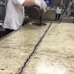 مجسمه شکلاتی آدم آهنی