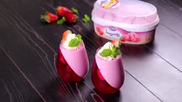ژله بستنی توت فرنگی